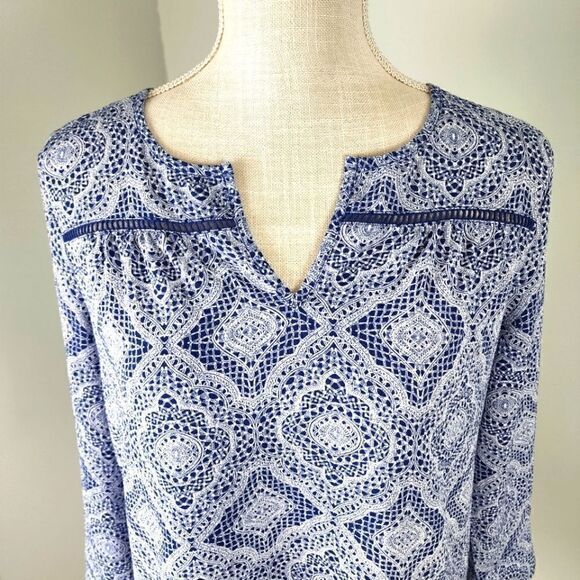 FEVER WOMEN'S  V NECK 3/4 LENGTH SLEEVES BLUE AND WHITE TOP SIZE SMALL - Picture 2 of 8